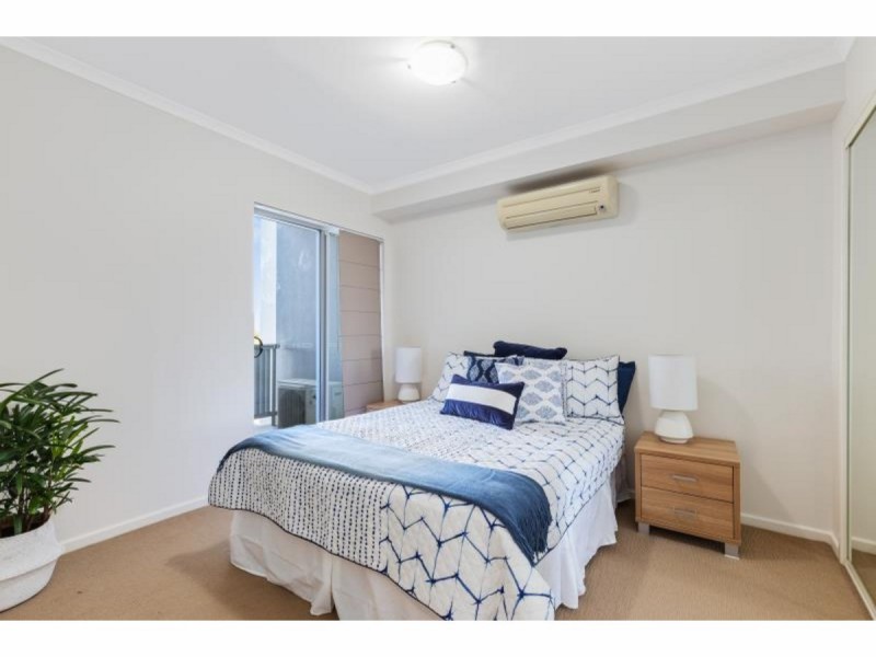 302/6-8 Victoria Parade, Rockhampton City QLD 4700